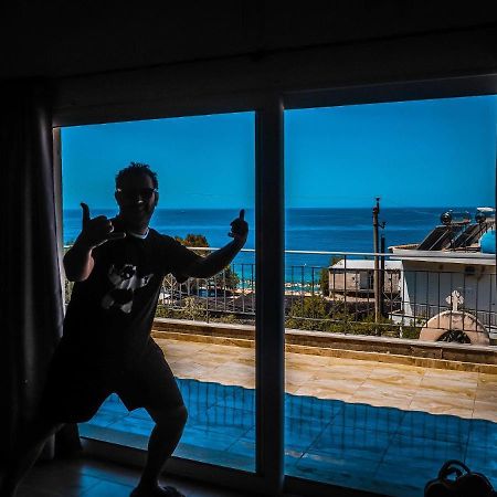 Sun Bakers Hostel Himarë Dış mekan fotoğraf
