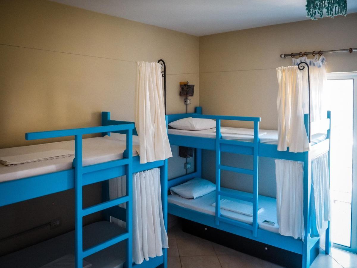 Sun Bakers Hostel Himarë Dış mekan fotoğraf