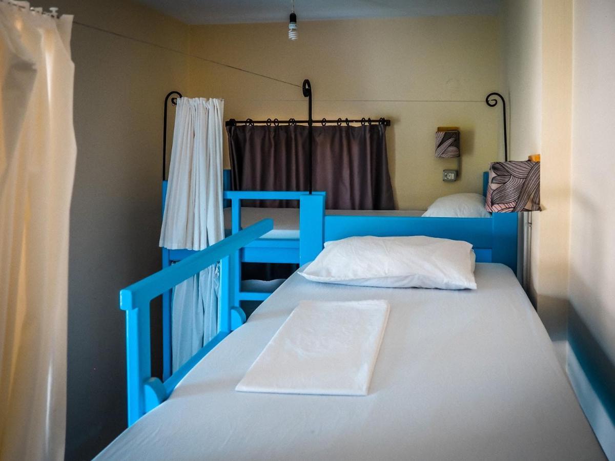 Sun Bakers Hostel Himarë Dış mekan fotoğraf