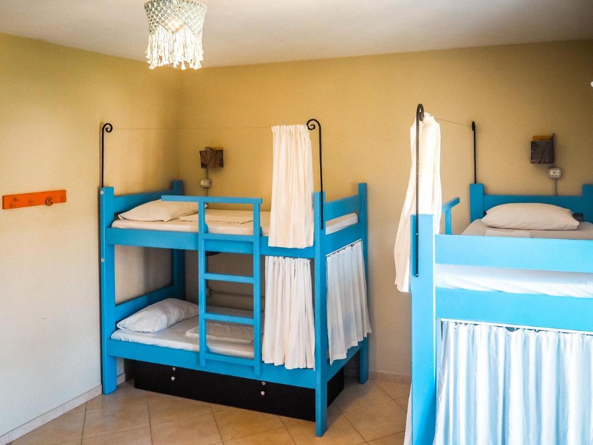 Sun Bakers Hostel Himarë Dış mekan fotoğraf